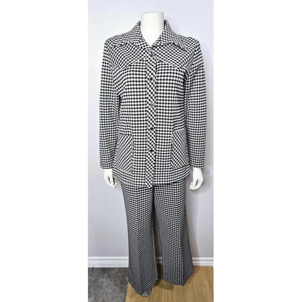 Vintage 1970s Womans Leisure Suit: Black and White Houndstooth